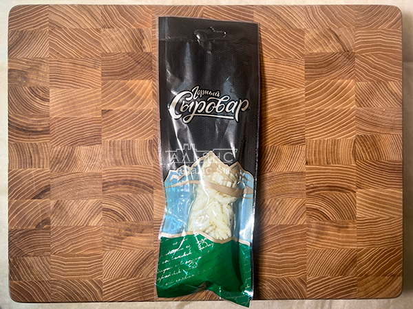 Сыр 100 гр ГОРНЫЙ СЫРОВАР (Косичка с укропом и чесноком) в Майкопе