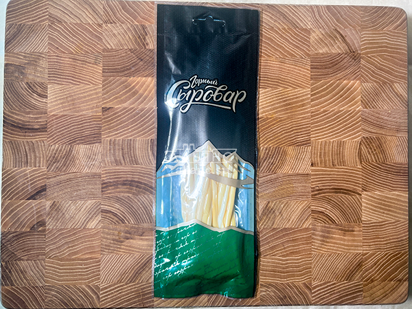 Сыр 60 гр ГОРНЫЙ СЫРОВАР (Нити копчёные) в Майкопе