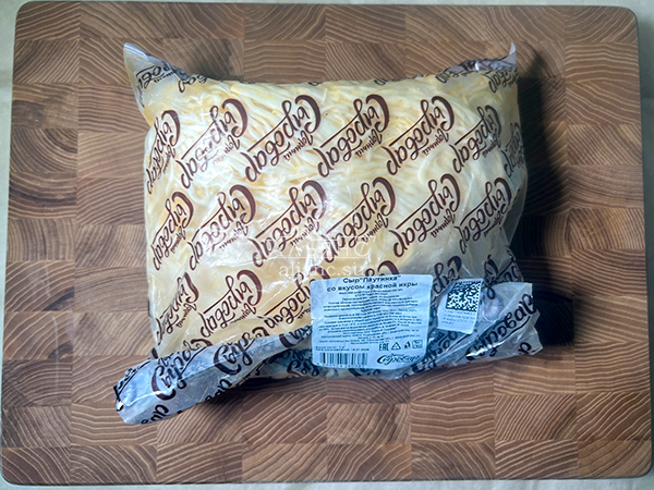 Сыр 1 кг ГОРНЫЙ СЫРОВАР (Паутинка со вкусом красной икры) в Майкопе